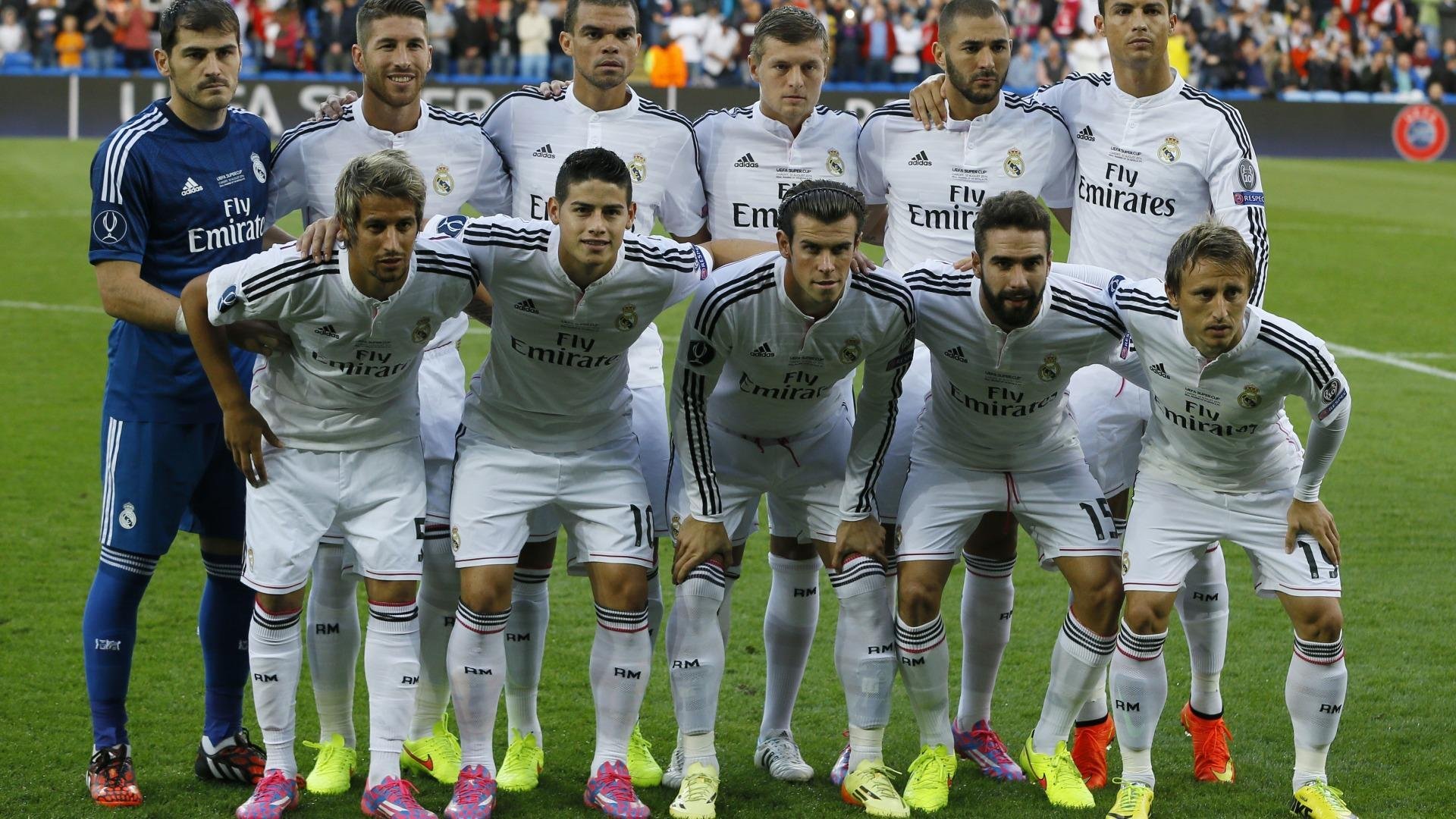 开云下载-德甲：多特客场2-1逆转，追赶拜仁压力日益剧增，德超杯多特对拜仁